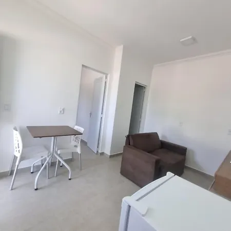 Flat Praia Dourada 6-3